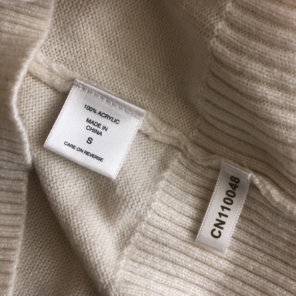 New York & Co. sweater with collar - Picture 8 of 8